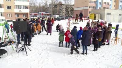 В Пензе мужчины устроили во дворе дома концерт - penzainform.ru - Пенза