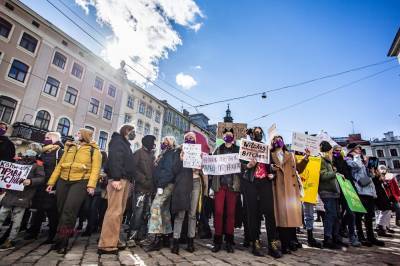 "Часики не тикают": как в разных городах Украины прошли марши за права женщин – яркие фото - 24tv.ua - Киев - Херсон - Новости