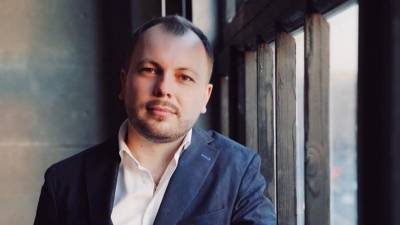Ярослав Сумишевский - Потерявший в ДТП жену Сумишевский нашел, кого поздравить с 8 Марта - 5-tv.ru