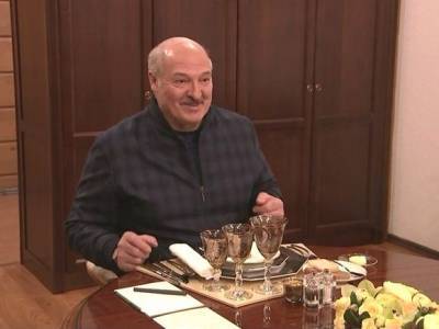 Александр Лукашенко - Белорусская оппозиция нашла у Лукашенко «чемодан золотых ручек» - rosbalt.ru
