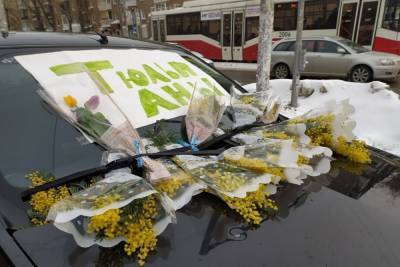 У омичей началась сокращенная рабочая неделя из-за 8 марта - omsk.mk.ru - Омская обл.
