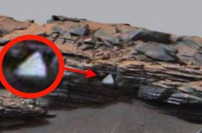 Скотт Уоринг - Уфолог заметил на Марсе треугольный белый объект. ВИДЕО - from-ua.com - Украина