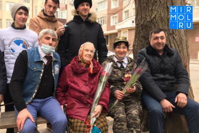 В Дагестане поздравили около 2000 женщин - mirmol.ru - респ. Дагестан