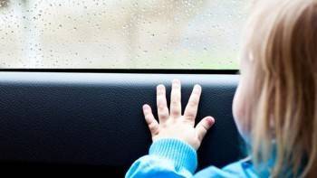 В Череповце трехлетнюю девочку заперли в машине - vologda-poisk.ru - Вологда - Череповец