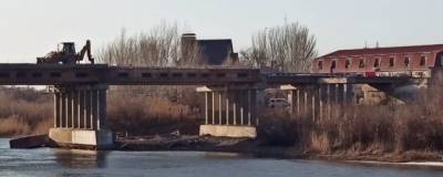 Игорь Бабушкин - В Астрахани снесли еще два пролета Милицейского моста - runews24.ru - Астрахань