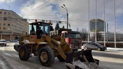С начала весны с улиц Петербурга вывезли почти 140 тыс. кубометров снега - delovoe.tv - Санкт-Петербург - Благоустройство