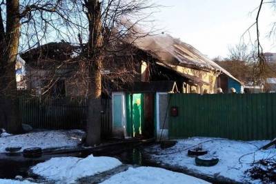 Утром в Смоленске отец и сын пытались тушить пожар снегом - mk-smolensk.ru - Смоленск