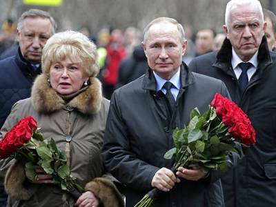 Владимир Путин - Михаил Горбачев - Людмила Нарусова - Нарусову потребовали отправить в отставку - rosbalt.ru - респ.Тыва