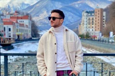 Сергей Лазарев - Сергей Лазарев в Сочи поздравил женщин оригинальным способом - kuban.mk.ru - Сочи