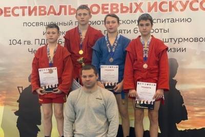 Александр Семенов - Самбисты из Пскова завоевали 9 медалей на областных соревнованиях - mk-pskov.ru - Псков