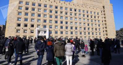 Ираклий Гарибашвили - Акция в центре Тбилиси - участники требовали отставки премьера - sputnik-georgia.ru - Грузия - Тбилиси