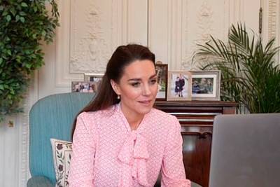 принц Гарри - Кейт Миддлтон - Опре Уинфри - В наряде Кейт Миддлтон увидели тайный знак для оскорбленной Меган Маркл - lenta.ru