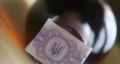 Луганчане вынуждены есть колбасу и выпивать алкоголь прямо на КПВВ, если не пускают - cxid.info - ЛНР