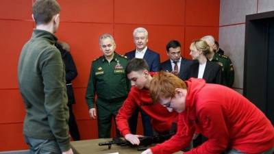 Сергей Шойгу - Старшеклассники прибыли в Подмосковье на необычные военные сборы - 5-tv.ru - Московская обл. - Московская область
