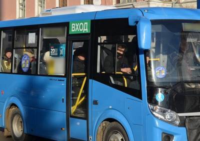 Владимир Бурмистров - Бурмистров связал отсутствие маршруток в Рязани с эпидемиологической ситуацией - ya62.ru - Рязань