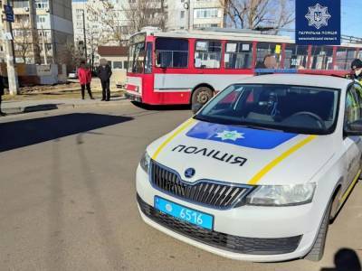 В Николаеве женщину-водителя троллейбуса госпитализировали из-за вероятного избиения. Задержан мужчина - gordonua.com - Нападение
