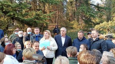 Сергей Аксенов - Аксенов подвел итоги встречи с жителями Крыма по застройке Форосского парка - riafan.ru - Крым