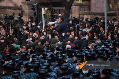 Никол Пашинян - Ишхан Сагателян - Оппозиция Армении объявила забастовку и требует отставки Пашиняна до полудня 10 марта - 24tv.ua - Ереван - Новости