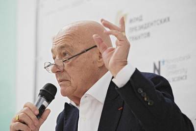 Владимир Познер - Прилет Познера в Грузию вызвал акцию протеста - lenta.ru - Грузия - Апсны - Тбилиси - респ. Южная Осетия