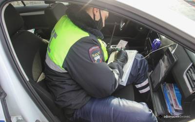 Водитель из Тверской области пытался "договориться" с гаишниками на трассе и попал под статью - afanasy.biz - Смоленск - Тверская обл.