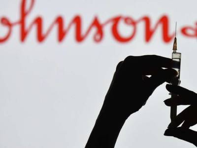 В США испортили 15 миллионов доз вакцины от коронавируса - lenta.ua - США - Голландия