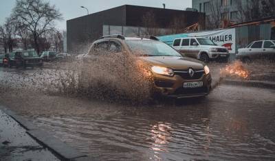 Готовь лодку зимой: как Уфа сначала сражается со снегом, а потом с талыми водами - mkset.ru - Уфа