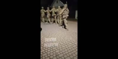 Довыборы в Раду: вооруженных бойцов спецназначения стянули в округ № 87 — видео - nv.ua - Ивано-Франковская обл.