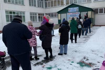 В Новосибирске родители выстроились в очередь за путевками в детский сад - runews24.ru - Новосибирск - район Ленинский