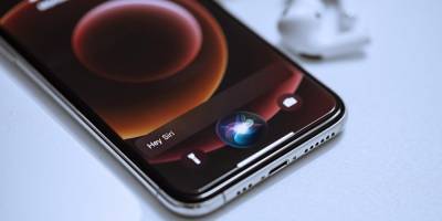 Уходит эпоха. Apple позволит Siri быть не только «женщиной» по умолчанию - nv.ua