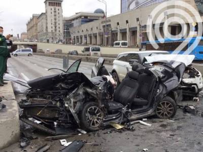 Эдуард Биль - Блогер - В Москве на Садовом кольце авария с участием пяти машин, один человек в реанимации - nakanune.ru - Москва