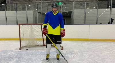 Евгений Селезнев - Селезнев продемонстрировал свои навыки играть в хоккей: видео - 24tv.ua