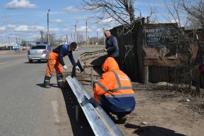 В Астрахани восстанавливают ограждения на мостах - ast.mk.ru - Астрахань
