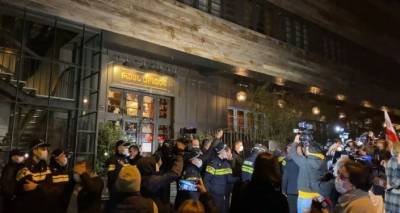 Владимир Познер - Поездка Познера в Тбилиси обернулась скандалом: "теплый прием" в Грузии - lv.sputniknews.ru - Грузия - Тбилиси - Латвия