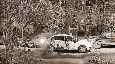 Таксист Uber избил пассажирку на Металлистов - piter.tv