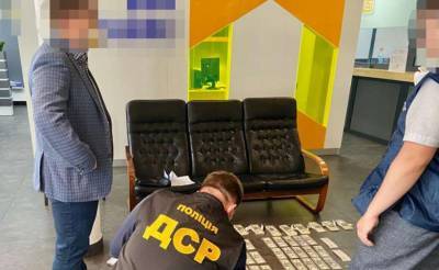 В Киеве прокурор и работник СБУ вымогали $100 тысяч у членов правления банка - lenta.ua - Киев