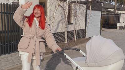 Светлана Тарабарова - Светлана Тарабарова показала прогулку с дочкой: солнечные кадры - 24tv.ua