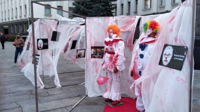 Арсен Аваков - Украинские наци потребовали физически уничтожить пророссийских политиков - riafan.ru - Киев