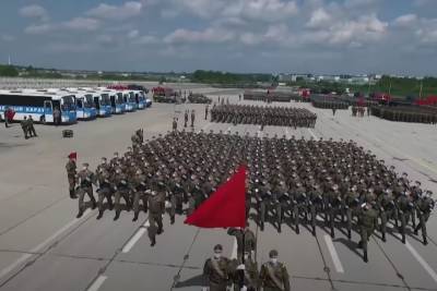 Более 12 тысяч военных примут участие в первой репетиции парада Победы - vm.ru