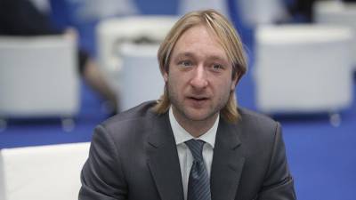 Этери Тутберидзе - Яна Рудковская - Александра Трусова - Евгений Плющенко - Ренат Лайшев - Плющенко в ответ на сообщения об уходе Трусовой поздравил всех с 1 апреля - iz.ru