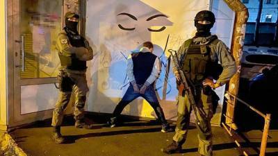 Поставляли наркотики в СИЗО: в Киеве разоблачили крупную группировку – фото - 24tv.ua - Киев - Новости