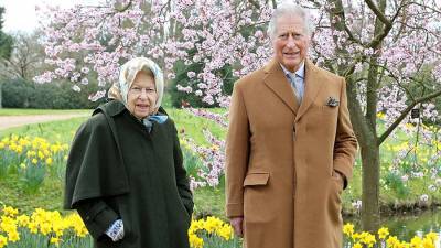 принц Уильям - Елизавета II - принц Чарльз - принц Филипп - Принц Чарльз посетил свою мать королеву Елизавету II после смерти отца - iz.ru - Англия