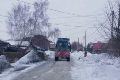 Александр Бурков - Омский губернатор поспорил с мэрией об уборке снега в частном секторе - omsk.mk.ru - Омск