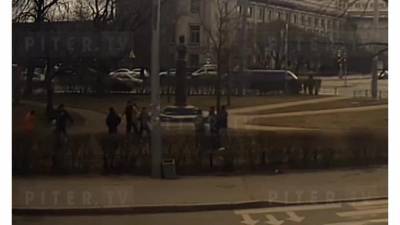 Мигранты устроили поножовщину в парке на Московском проспекте - piter.tv - Киргизия