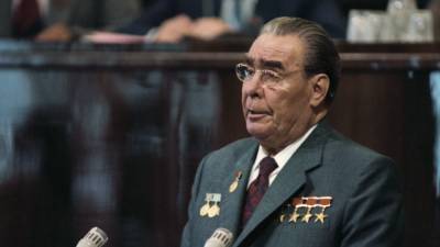 Леонид Брежнев - СМИ: Брежнев готовился решить вопрос мирного договора с Японией - politros.com - Москва - Токио - Япония
