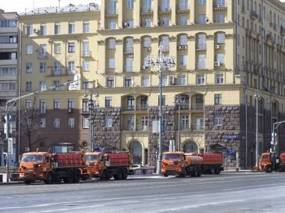 Дороги в Москве промоют после зимы специальным средством - vm.ru - Москва