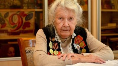 Радий Хабиров - Самая пожилая жительница Башкирии сделала прививку от коронавируса - mir24.tv - Башкирия - Уфа - Хабаровский край