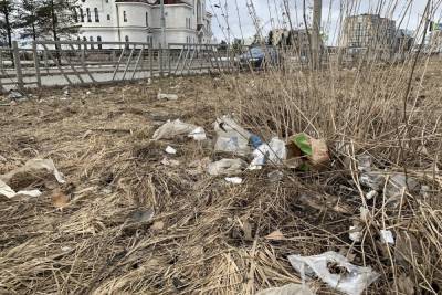 Площадь Профсоюзов в Архангельске зарастает мусором - arh.mk.ru - Архангельск