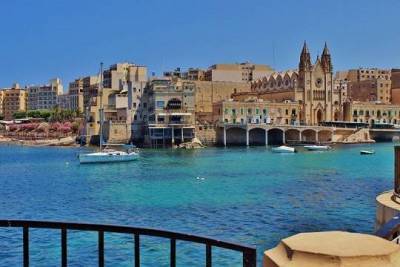 Власти Мальты намерены платить иностранным туристам за отдых в стране - versia.ru - Мальта