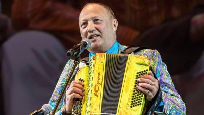 Юрий Гальцев - Юморист Юрий Гальцев показывает свою 83-летнюю мать в TikTok-роликах - nation-news.ru
