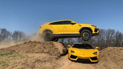 Блогер - Блогер перепрыгнул через Lamborghini Avendator на кроссовере Urus: видео безумного трюка - 24tv.ua